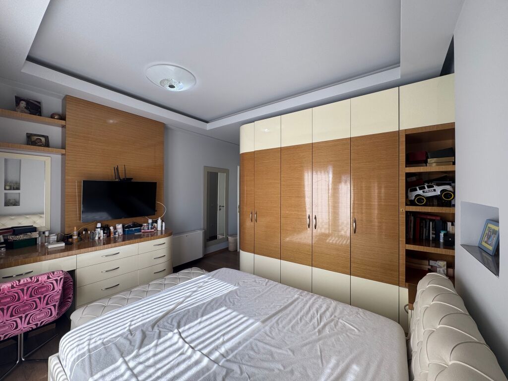 SHITET APARTAMENT 3+1+2 | LAPRAKË, RRUGA DRITAN HOXHA