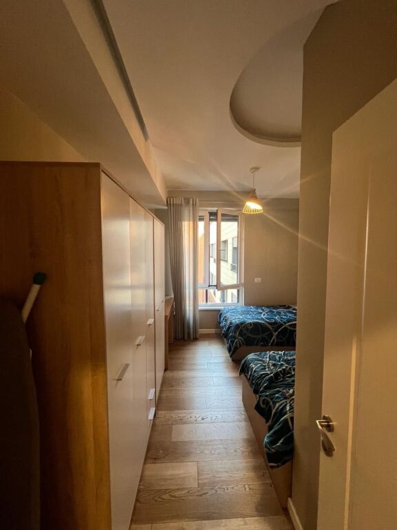 🏡 Apartament 2+1 me qira – Myslym Shyri, pranë Qendrës së Tiranës    💶 Çmimi: 1.350  €/muaj