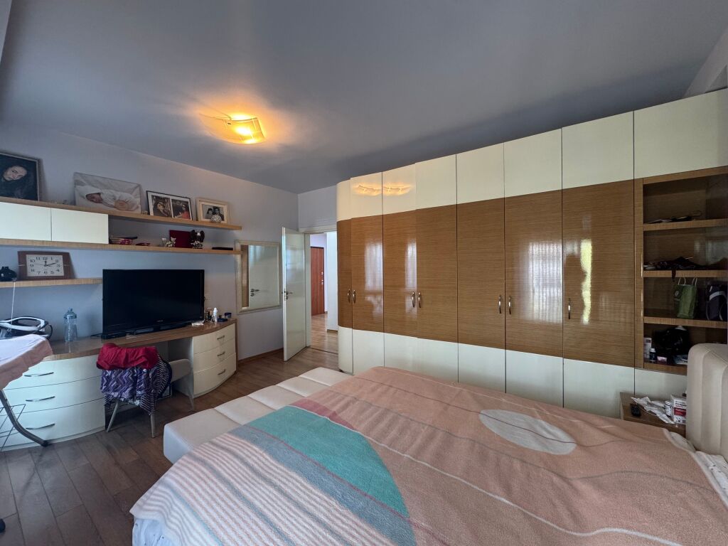 SHITET APARTAMENT 3+1+2 | LAPRAKË, RRUGA DRITAN HOXHA