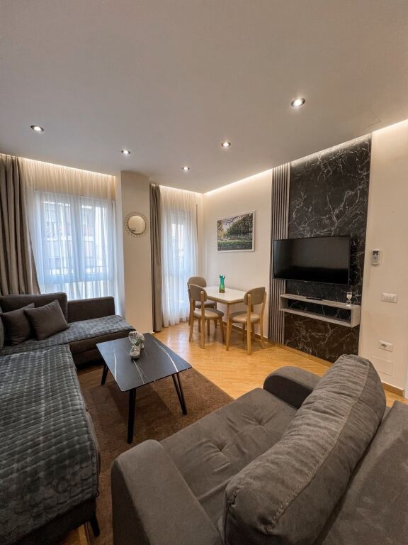 Affitto | Apartament 1 + 1 | Rruga 5 Maji | 600 €/mese