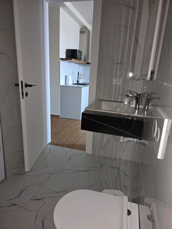 🏡 APARTAMENT 1+1 ME QIRA AFATGJATË | VLORË
