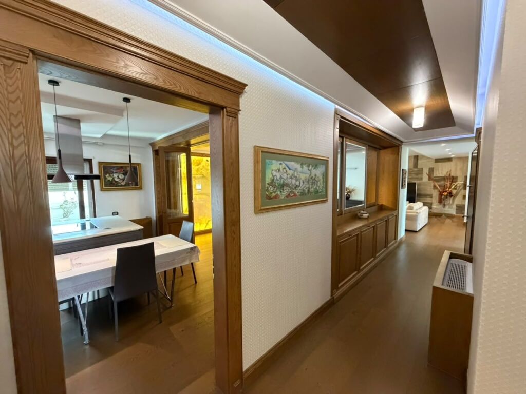 ✨ Apartament 2+1+2 me qira pranë Kopshtit Zoologjik! ✨   🚗 Parkimi i përfshirë në çmim 💰 Qira: 2,200 €/muaj