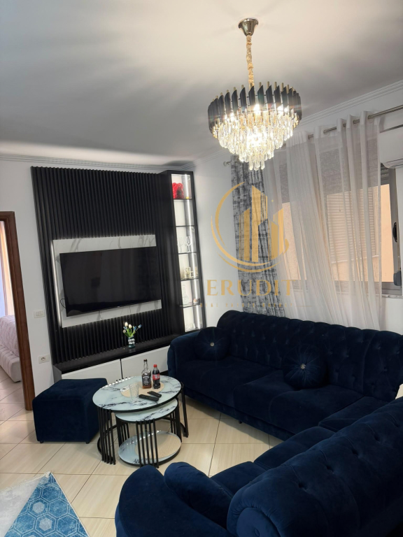 🏡 JEPET ME QIRA APARTAMENT 2+1 I MOBILUAR NË VLORË Pranë Stadiumit