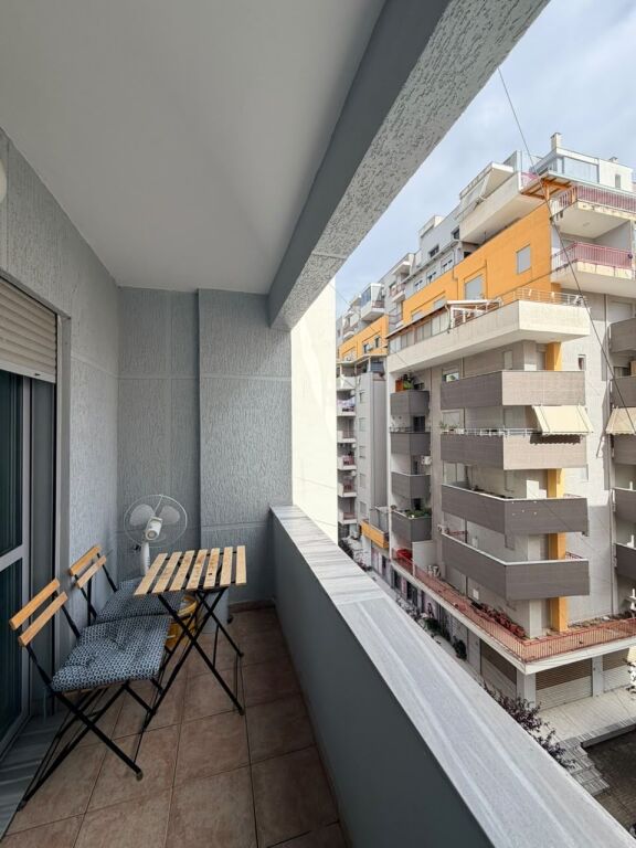 Appartamento 1+1 in affitto, “Kompleksi Eka” Spiaggia Ferrovia, Durres, 350€