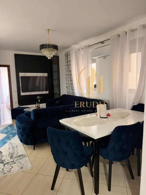 🏡 JEPET ME QIRA APARTAMENT 2+1 I MOBILUAR NË VLORË Pranë Stadiumit