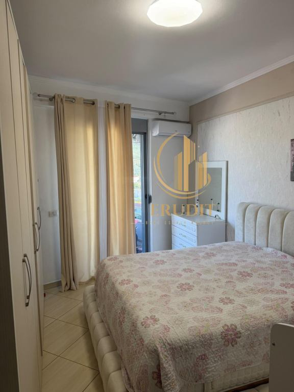 🏡 JEPET ME QIRA APARTAMENT 2+1 I MOBILUAR NË VLORË Pranë Stadiumit