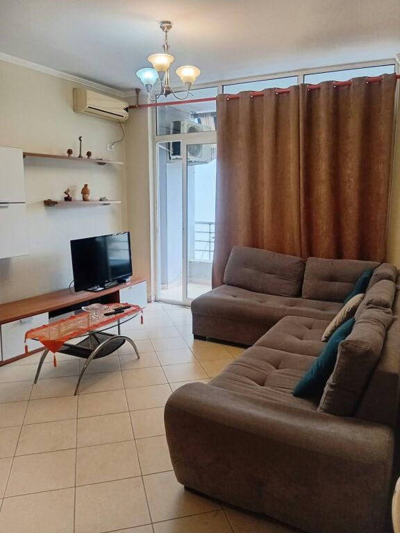 Affitto | Apartament 1 + 1 | Komuna e Parisit | 650 €/mese