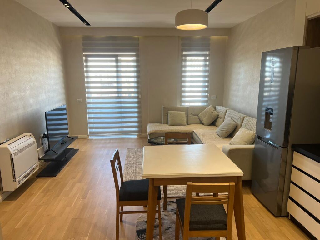Apartament 1+1 me qera tek Stacioni i Trenit (te Spaku), me parkim dhe internet