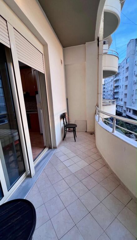 🌊 APARTAMENT 2+2 ME PAMJE DETI ME QIRA AFATGJATË – LUNGOMARE, VLORË