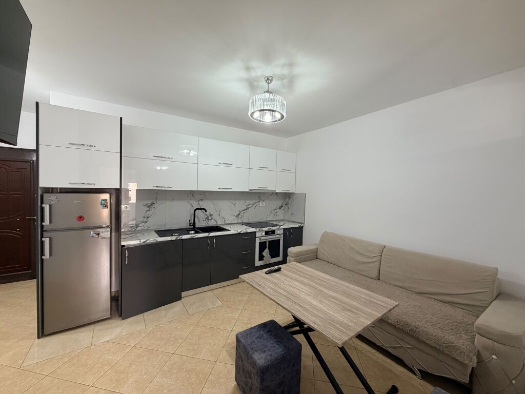 Appartamento 1+1 in affitto, “Kompleksi Eka” Spiaggia Ferrovia, Durres, 350€