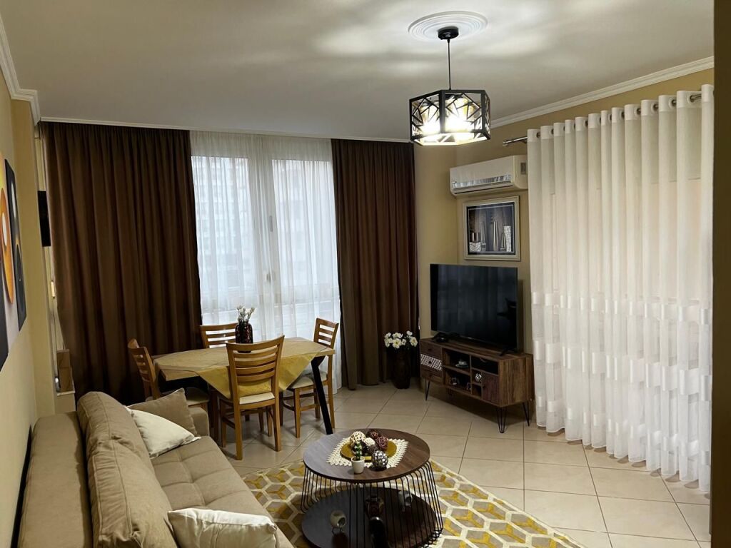 🏡 APARTAMENT 1+1 ME QIRA AFATGJATË – VLORË