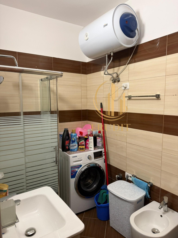 🏡 JEPET ME QIRA APARTAMENT 2+1 I MOBILUAR NË VLORË Pranë Stadiumit