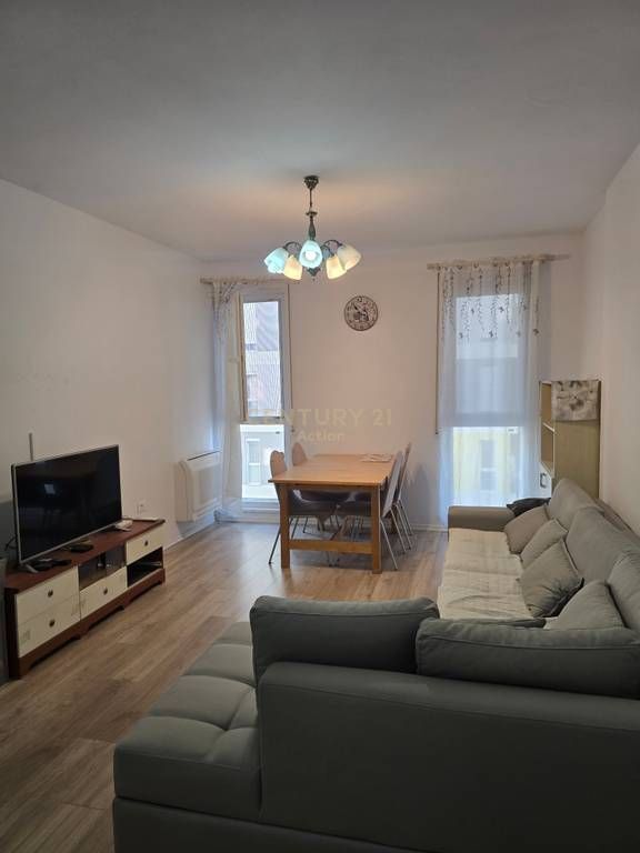 IN AFFITTO | 2+1 | UNIVERS CITY 📍 Univers City, Tirana Appartamento 2+1 550 € /Mese 55,000 Lek /Mese