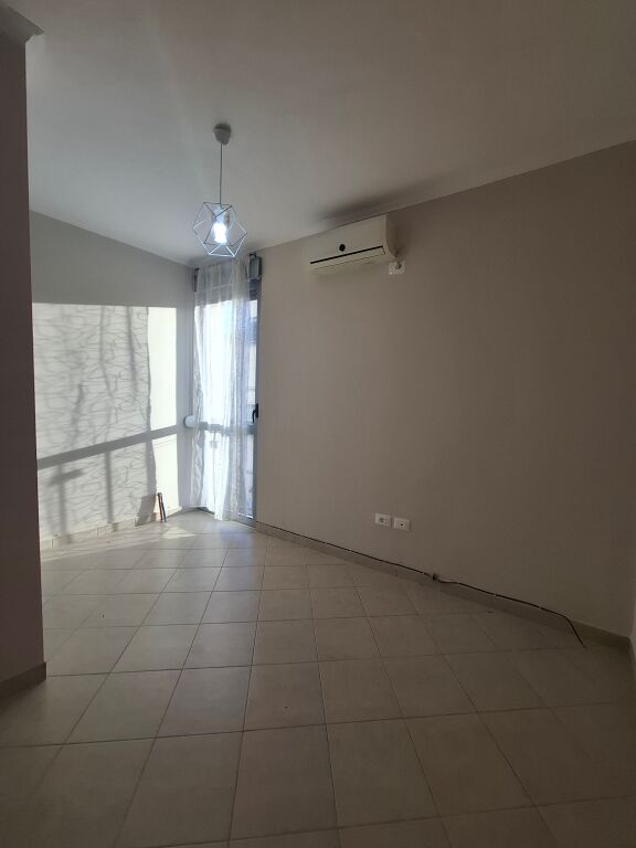 Apartament 1+1 per qera - Rruga Elbasanit Prane 7 Xhuxhave