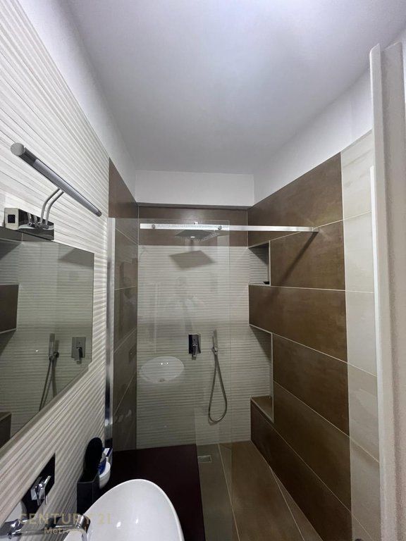 APARTAMENT 2+1+2 PËR QIRA | MYSLYM SHYRI – PRANË QENDRËS