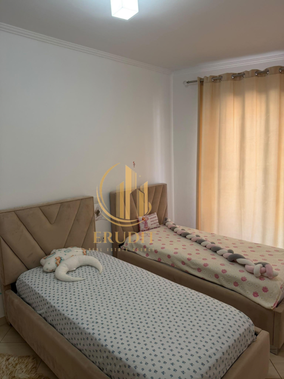 🏡 JEPET ME QIRA APARTAMENT 2+1 I MOBILUAR NË VLORË Pranë Stadiumit