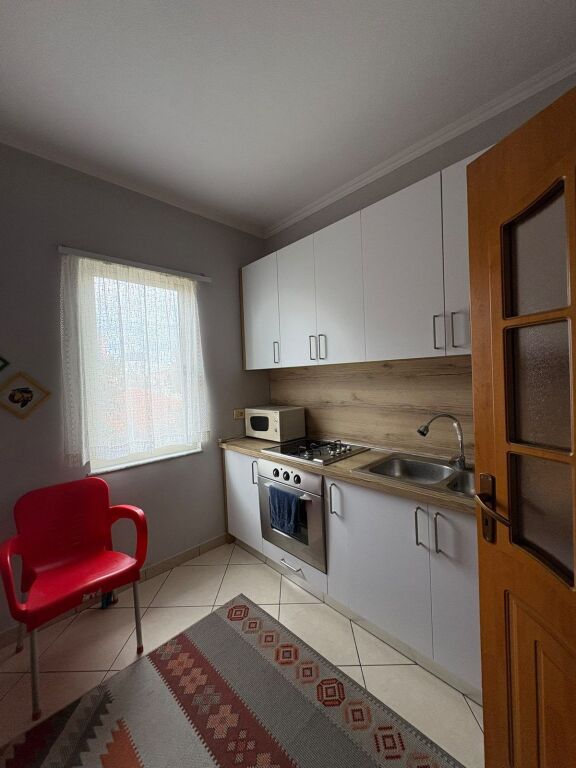 Appartamento 2+1 in affitto in Via Hoxha Tahsim (vicino al Bar Oslo)