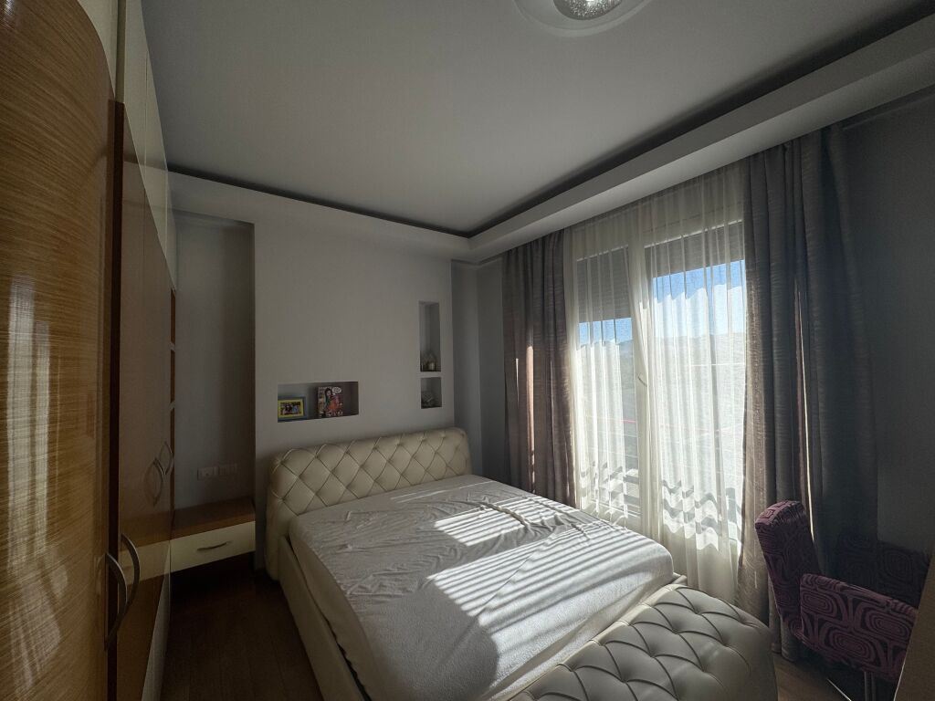 SHITET APARTAMENT 3+1+2 | LAPRAKË, RRUGA DRITAN HOXHA