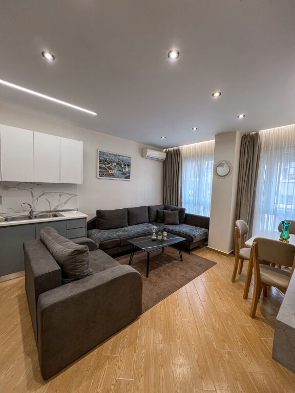 Affitto | Apartament 1 + 1 | Rruga 5 Maji | 600 €/mese
