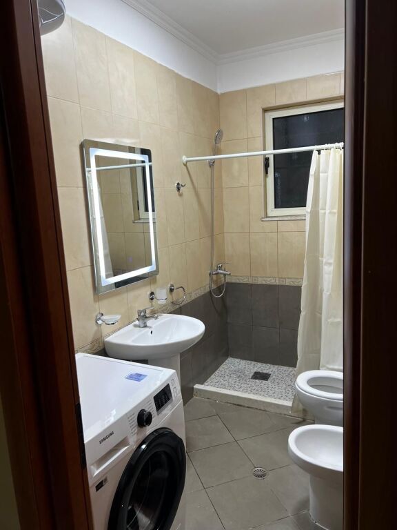 🏡 APARTAMENT 1+1 ME QIRA AFATGJATË – VLORË