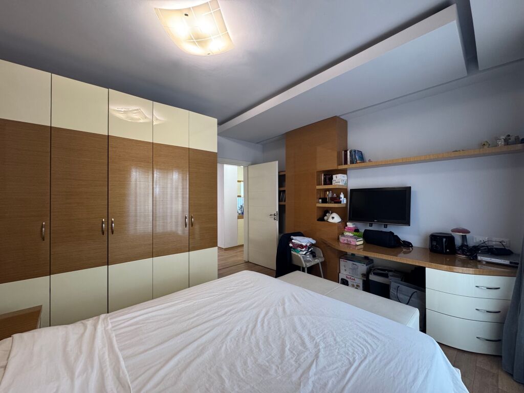 SHITET APARTAMENT 3+1+2 | LAPRAKË, RRUGA DRITAN HOXHA