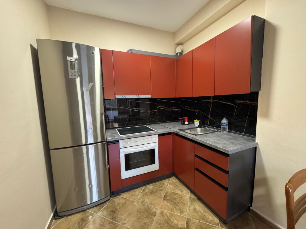 Shitet Apartament 1+1