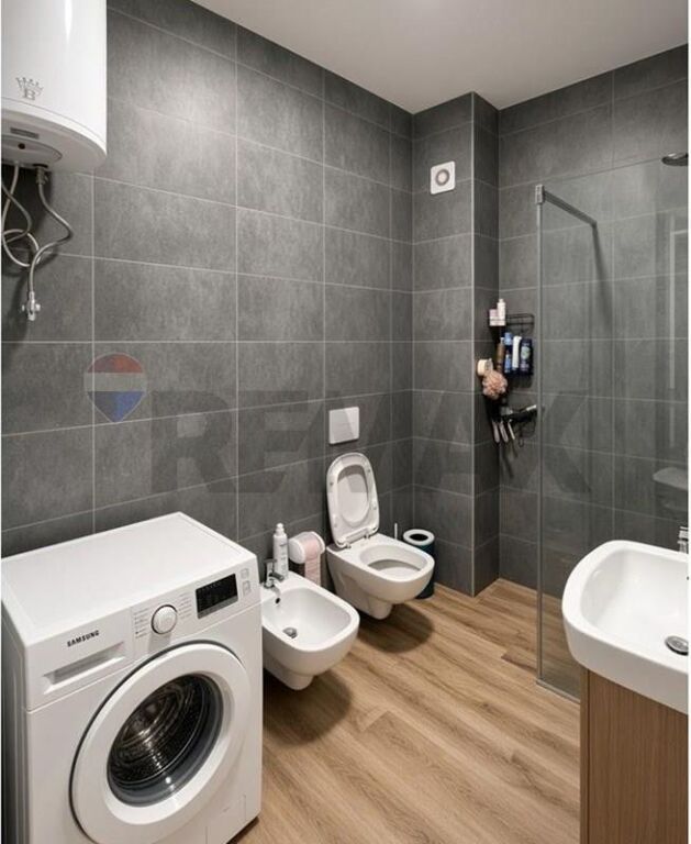 Shitet, Apartament 1+1, Oasis Residence, Tiranë.