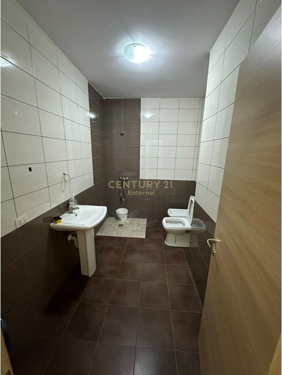 Qender - Jepet Zyre 2+1+2 108m2 Tek Atsh Lokacion Premium
