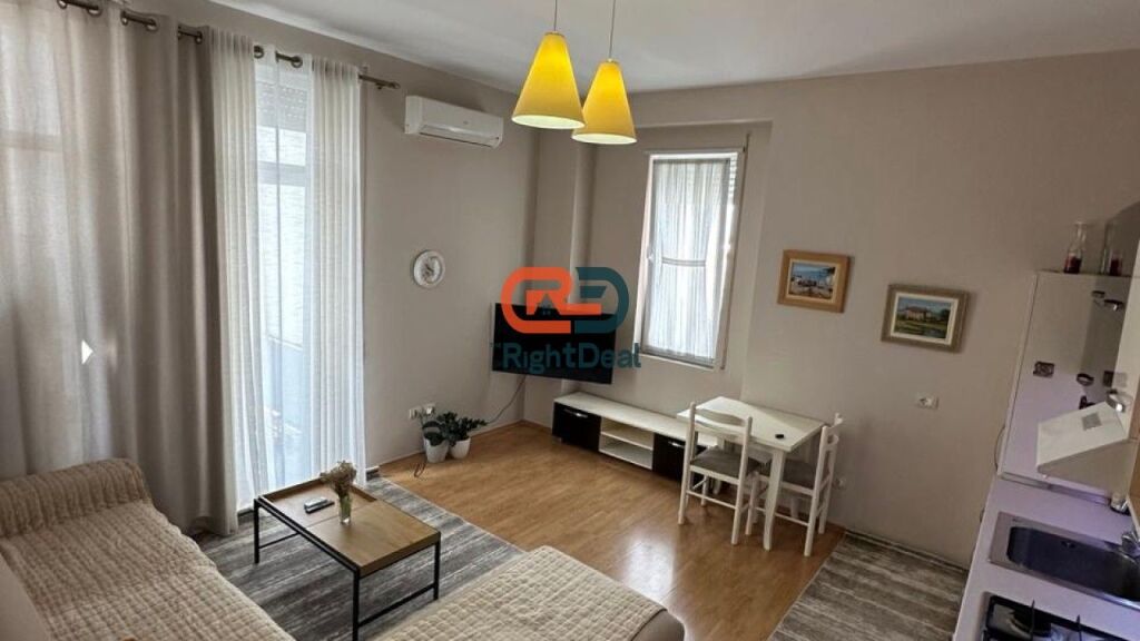 Tek Kopshti Botanik, Shitet Super Apartament 1+1 Totalisht I Investuar !!