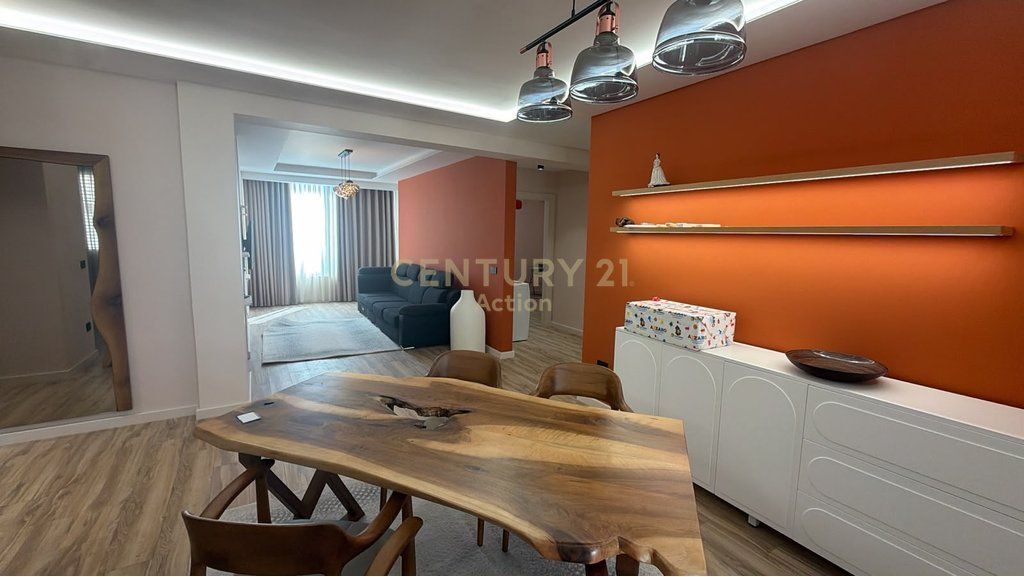 SHITET APARTAMENT 2+1 | RRUGA E PORTIT, DURRËS   322,000 €