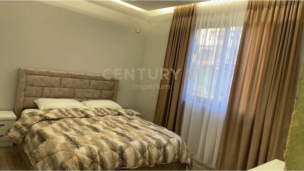 🏡 Shitet Vilë 2-Katëshe e Bashkëngjitur në Golem – 3 Dhoma Gjumi | 2 Tualete | Oborr Privat 🌴