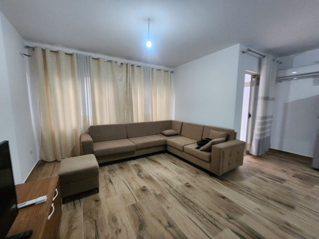 Apartament 2+1 për Qira 112m², në Yzberisht