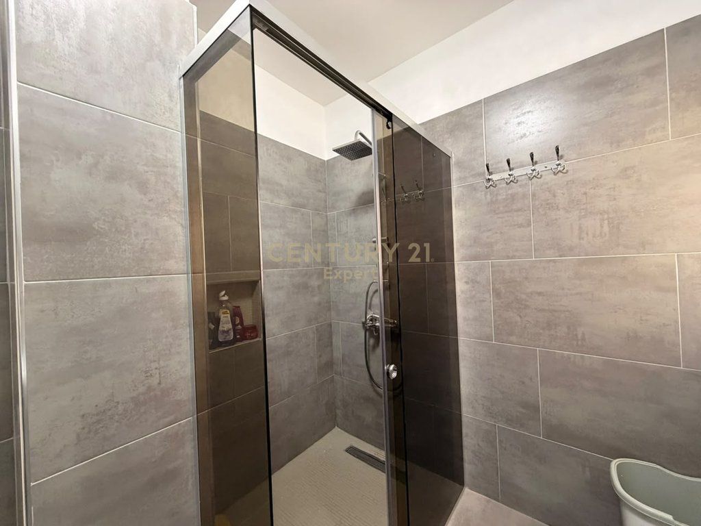 JAPIM ME QIRA APARTAMENT 2+1 NE QENDER TE TIRANES!