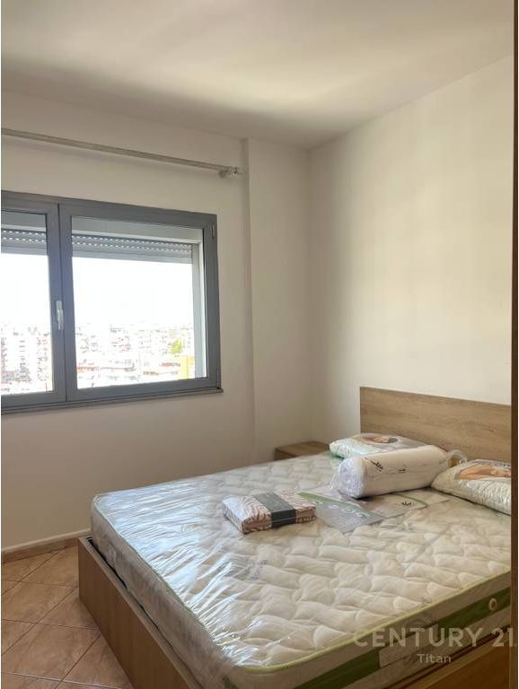 Apartament 3+1+2 tualete me qira te Zogu i Zi. 1,200 € /Muaj