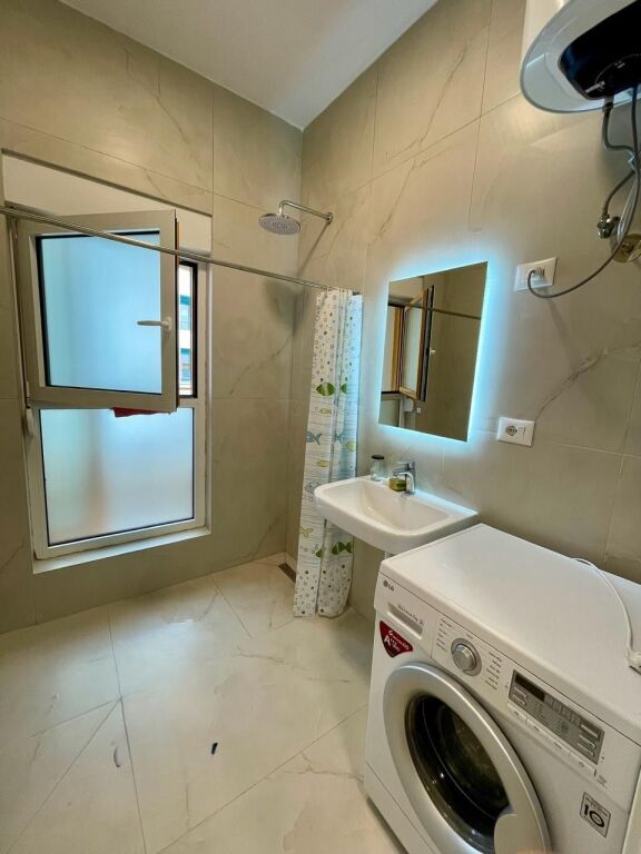 🏢Ne zonen e Ali Demit Rezidenca Kadiu jepet me qera apartament 1+1,i sapo mobiluar.45,000Leke