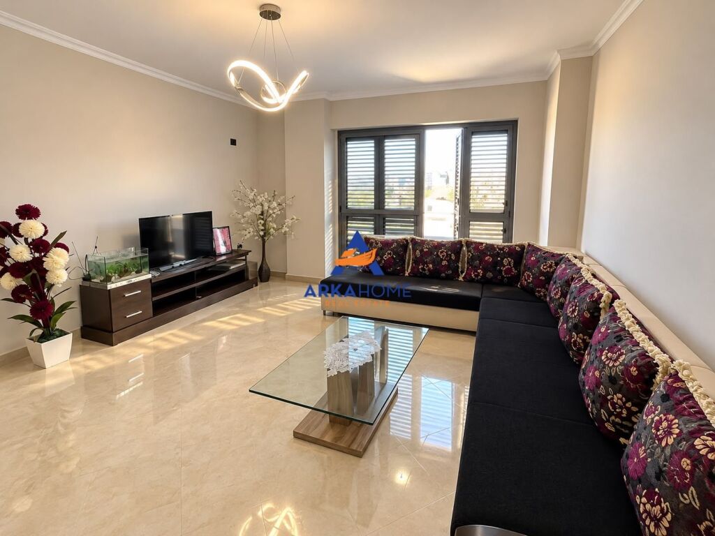 SHITET APARTAMENT 3+1+2 BALLKONE "KRISTAL CENTER, TE RRETHRROTULLIMI I SELITES" 270.000 EURO
