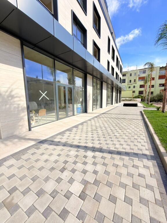 JEPET ME QERA AMBIENT BIZNESI PRANE SPITALIT RAJONAL,DURRES