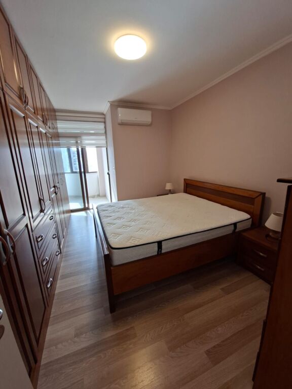 Jepet me qira 1+1 Perballe Delijorgjit 600 mije leke