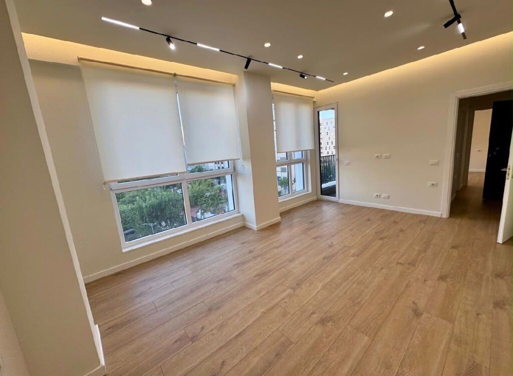 Premises for business rent near Kesh