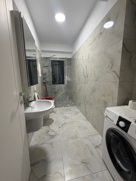 Appartamento in affitto 1+1 +posto parcheggio 60.000 lek