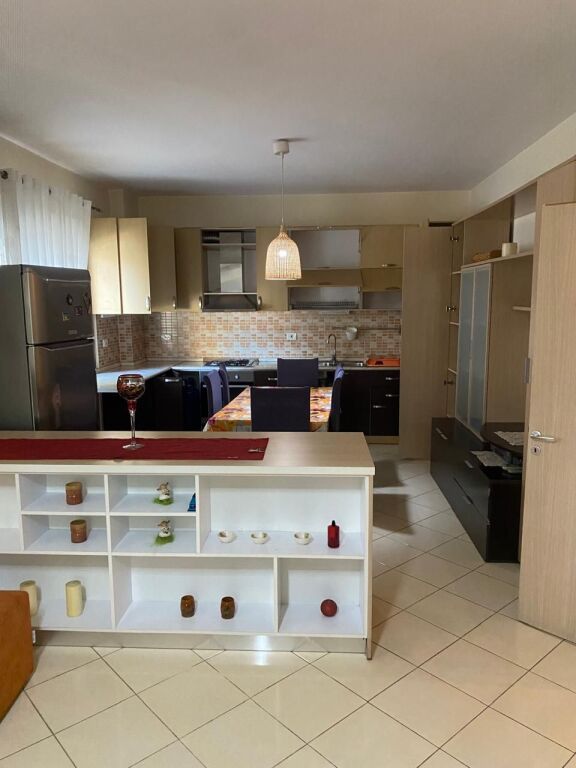 Jepet me qira apartament 2+1 ne Fresk!
