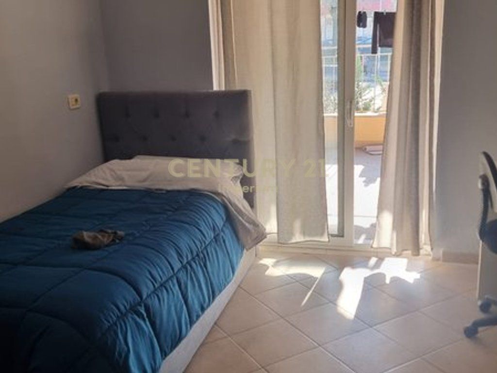 Apartament 2+1 për Qira në Kombinat!