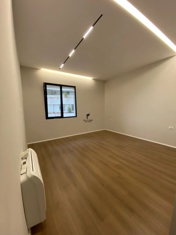 ZYRE ME QERA 115 M2 VASIL SHANTO 130.000 LEKE FH-97243