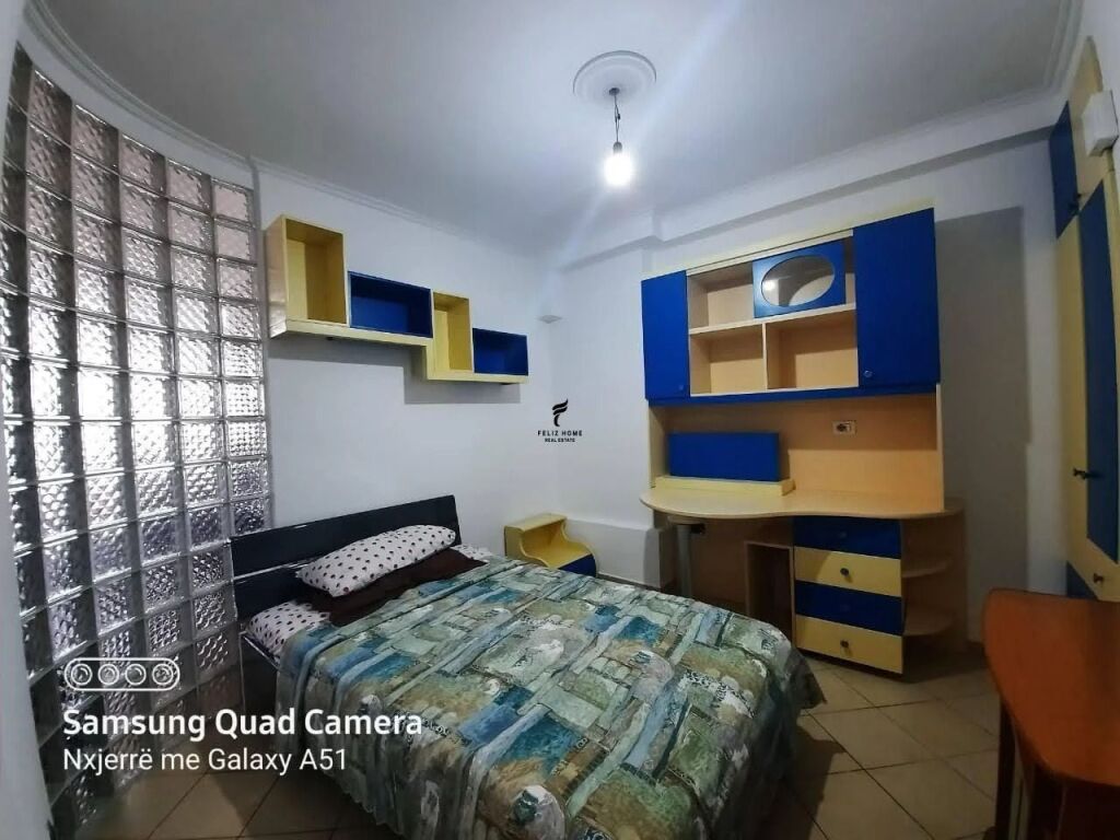 APARTAMENT ME QERA 3+1+2+3 RRUGA E KAVAJES 100.000 LEKE FH-97267