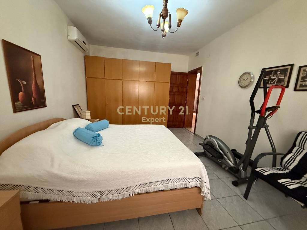 Apartament 3+1 me qira ne zonen e Brrylit