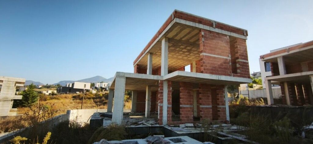 SHITET VILË ME PISHINË | RESIDENCA TËRFILI – FARKË