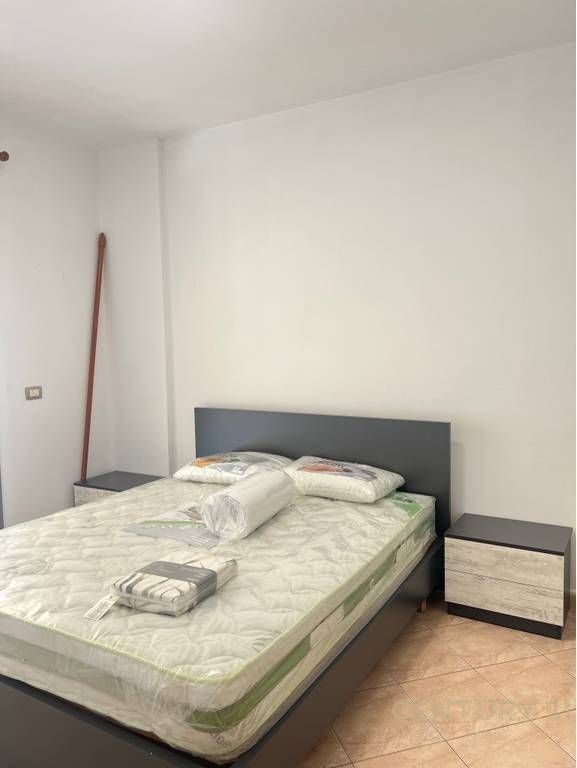 Apartament 3+1+2 tualete me qira te Zogu i Zi.