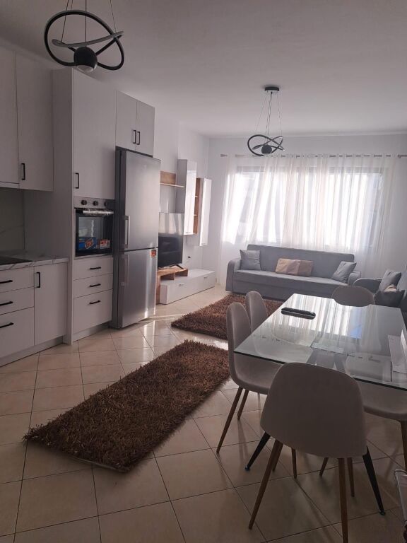 Appartamento 2+1+2 in affitto al Kompleksi Molla ad Astir