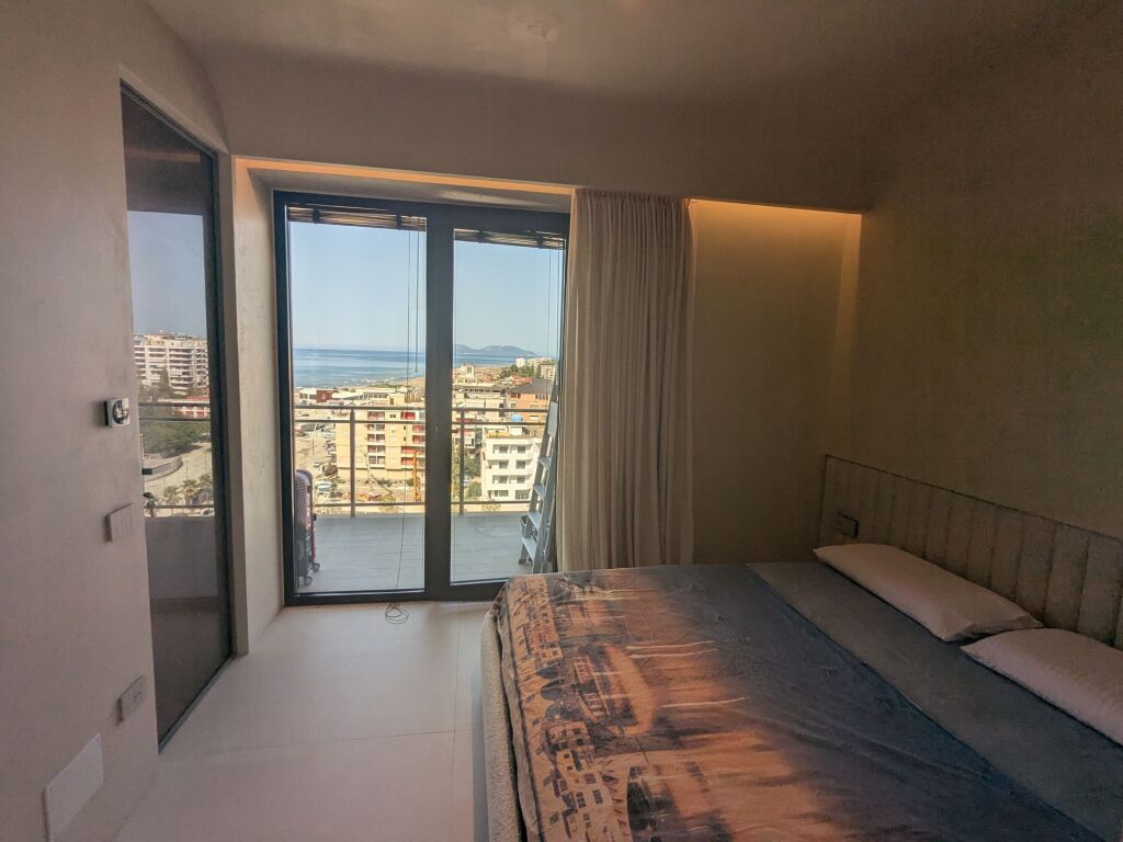 AFFITTASI APPARTAMENTO 1+1 SUL LUNGOMARE DI VLORE