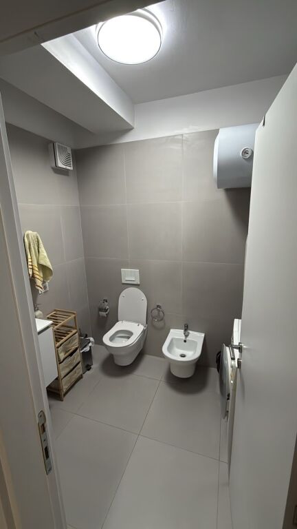 Univers City , Shitet 2+1 i mobiluar